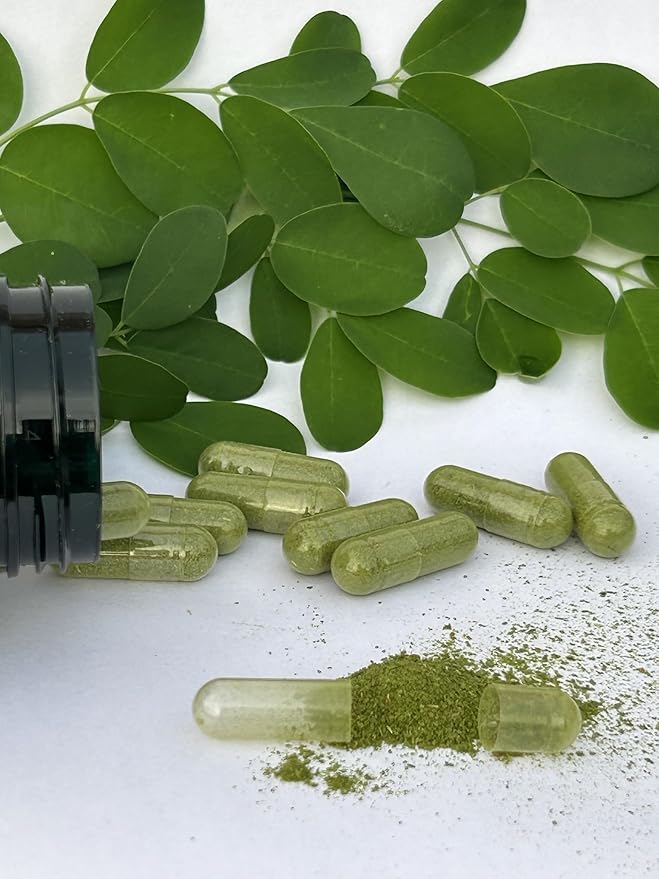 Jamaican Moringa Capsules – 100% Natural Ingredients – Made from Dried Moringa Leaves, Pods & Seeds – 90 Capsules, 500mg – with Turmeric & Ginger – Herbal Supplement, Nutrient-Rich – Easy to Swallow