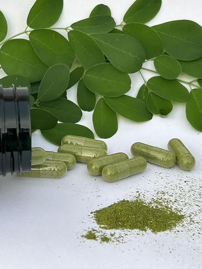 Jamaican Moringa Capsules – 100% Natural Ingredients – Made from Dried Moringa Leaves, Pods & Seeds – 90 Capsules, 500mg – with Turmeric & Ginger – Herbal Supplement, Nutrient-Rich – Easy to Swallow