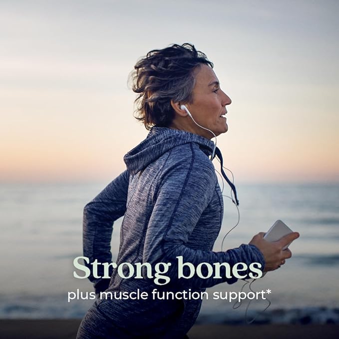 New Chapter Organic Vitamin D3+ Gummies – 72% Less Sugar§, 1,000 IU USDA Organic Vitamin D, ONE Daily Gummy for Strong Bones & Muscle Function, Non-GMO, Gluten Free, Mixed Berry Flavored, 60ct