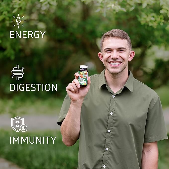 Certified Organic Superfood Greens [28 Powerful Ingredients] Natural Super Greens Capsules, Fruit and Veggie Supplement with Alfalfa, Beet Root and Ginger to Support Energy and Immunity, 60 Tablets